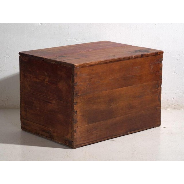 Antique Chinese Pine Trunk from Amaru, Dongbei For Sale - Image 9 of 11