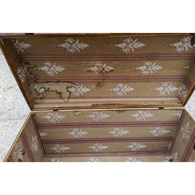 Travel Trunk in Green Varnished Wood, 1900s For Sale - Image 10 of 18