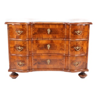 Baroque Chest of Drawers in Walnut, 1760 For Sale