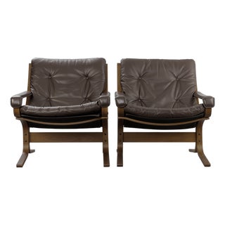 Vintage Siesta Chairs and Ottoman in Brown Leather and Plywood by Ingmar Relling for Westnofa, 1960s, Set of 3 For Sale