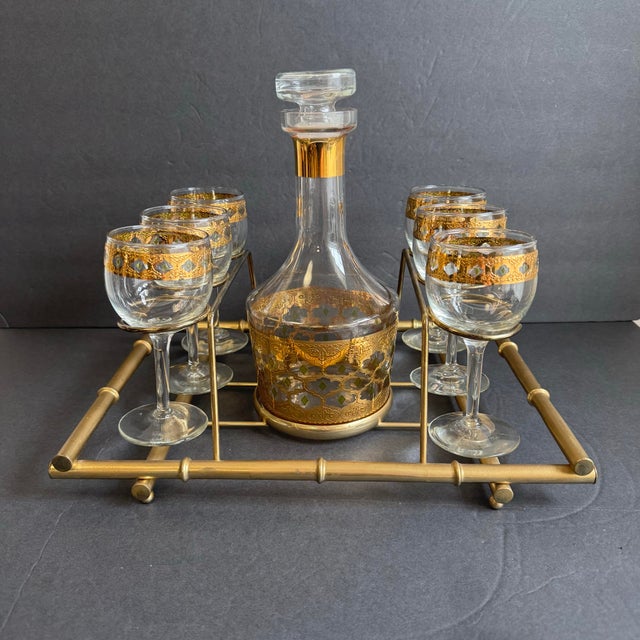 Culver Valencia Decanter & Wine Glasses Bar Set 22 Karat Gold Design Mid Century Vintage Cocktail Set For Sale - Image 6 of 8