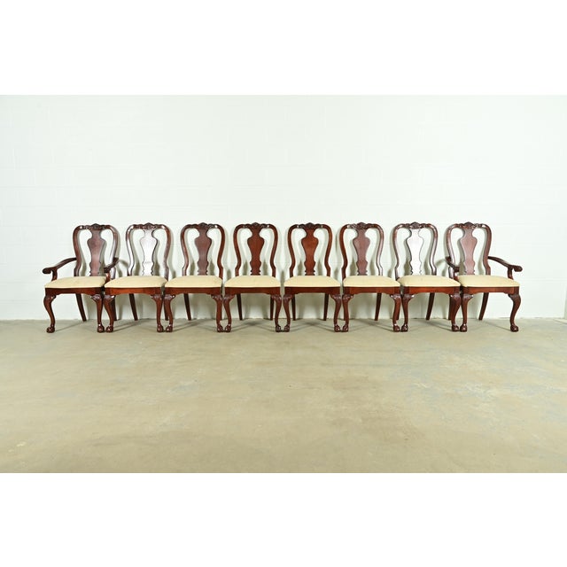 An outstanding set of eight Chippendale or Georgian style dining chairs By Thomasville USA, Circa 1980s Carved solid...