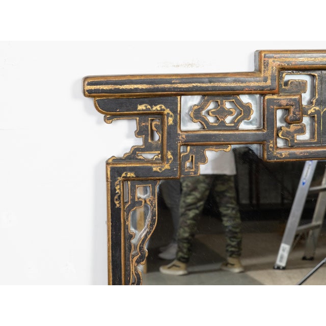 Mid 20th Century English Painted Mirror with Carved Crest and Chinoiserie Inspired Motifs For Sale - Image 4 of 10