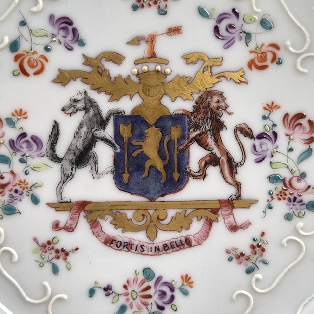 Armorial Porcelain Plates from Edmé Samson & Cie, 1890, Set of 2 For Sale - Image 3 of 11