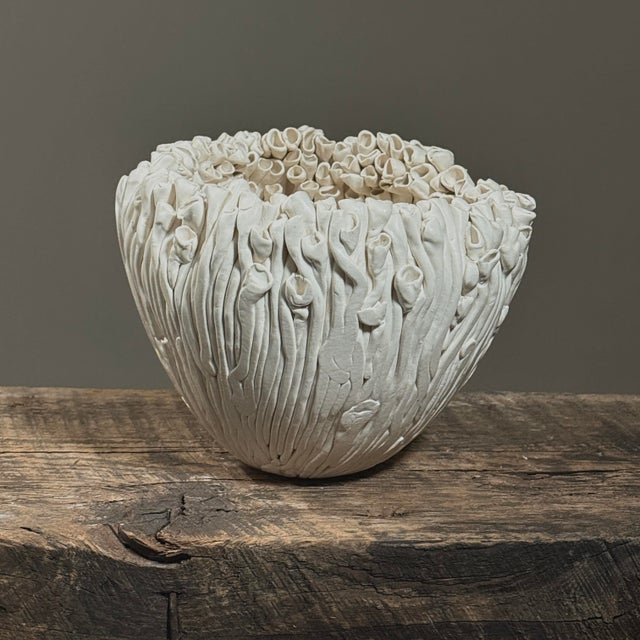 Abstract Vintage Surrealist Biomorphic Anemone Glazed White Ceramic Vase by Hannelore Fasciszewski (German, 1928–2024), Signed For Sale - Image 3 of 11