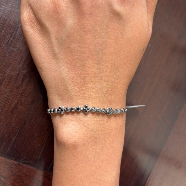 Early 21st Century Natural diamond 0.82cts bracelet in 18k gold For Sale - Image 5 of 18