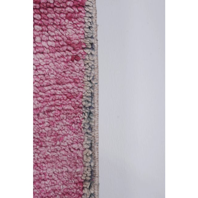 1960s Vintage Pink Turkish Herki Rug 2'12'' X 9'10'' For Sale - Image 11 of 13