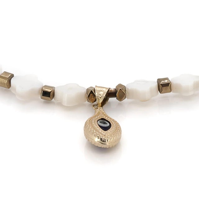 Contemporary Clover Pearl Beaded Gold Evil Eye Charm Anklet For Sale - Image 3 of 10