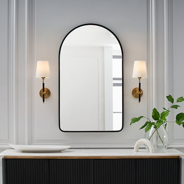 Thomas O'Brien for Visual Comfort Signature Bryant Wrapped Sconce in Hand-Rubbed Antique Brass and Chocolate Leather with Chocolate Leather Shade For Sale In Houston - Image 6 of 10