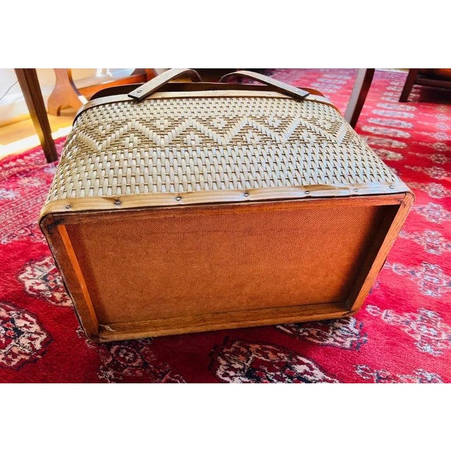 Vintage Peterboro Woven Splint Wood Picnic Basket For Sale In Washington DC - Image 6 of 7