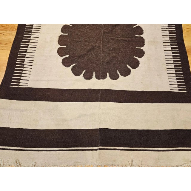 Chestnut Vintage Southwestern Kilim Rug, Flat-Woven Medallion Pattern, Ivory & Brown, 5’ X 7’ For Sale - Image 8 of 12