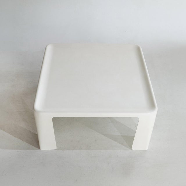 Amanta Large Plastic Coffee Table by Mario Bellini for B&c Italia - Space Age For Sale - Image 13 of 14