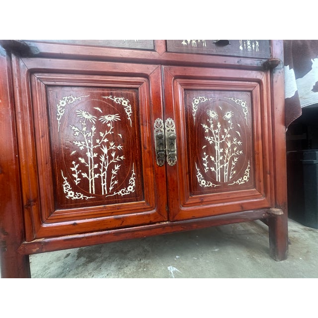 Red Vintage Chinese Cabinet With White Floral Inlay & Mirrored Doors – Statement Piece For Sale - Image 8 of 9