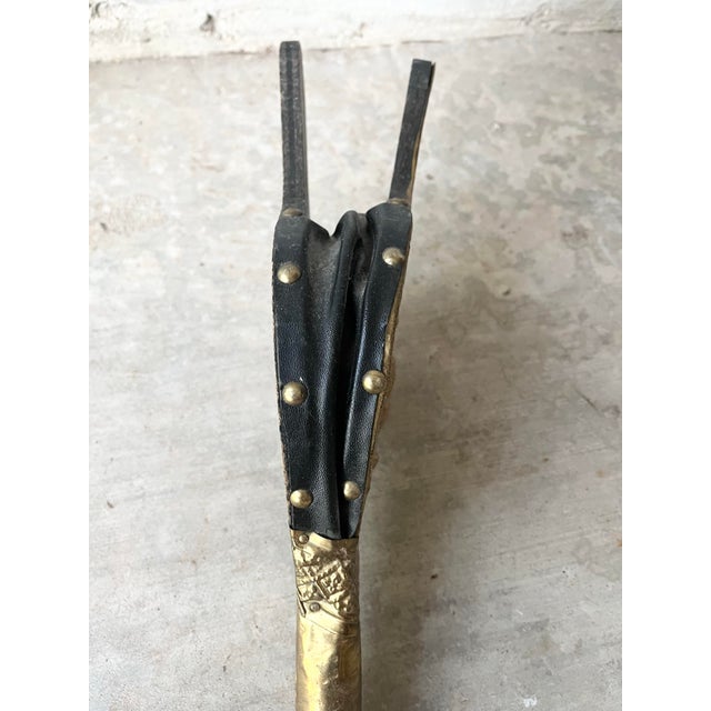 Vintage Federalist-Style Wood Leather Brass Plates Eagle Motif Fireplace Bellow For Sale In Dallas - Image 6 of 7