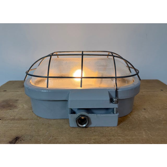 Vintage Industrial Cast Aluminium Wall Light from Elektrosvit, 1970s For Sale - Image 16 of 17