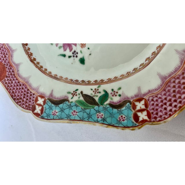 Antique 18th Century Chinese Export Famille Rose Porcelain Platter - Qianlong Period For Sale - Image 10 of 17