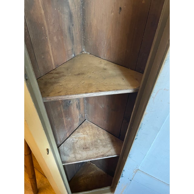 Beige 19th Century French Corner Cabinet For Sale - Image 8 of 18