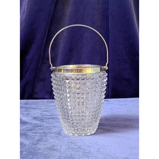 Transparent 1960s Art Deco Pressed Glass and Silver Rim With Ice Bucket Coasters Pinch Bowl and French Claw Ice Tongs - 5 Piece Bar Set For Sale - Image 8 of 17