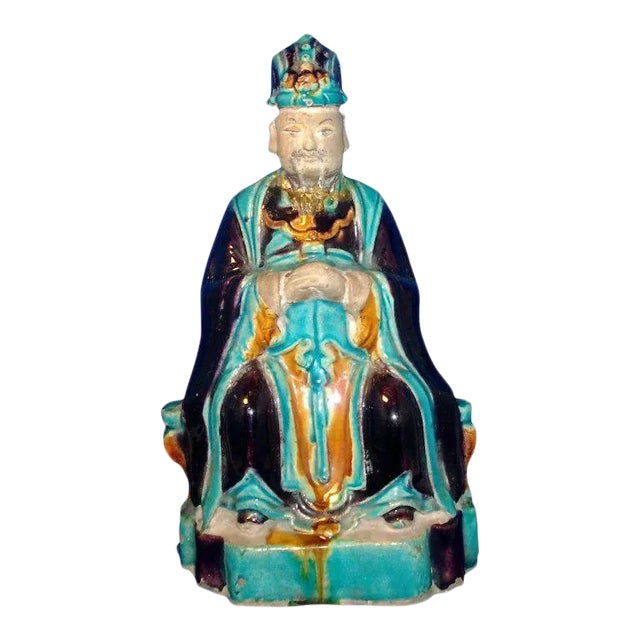 Chinese Ming Dynasty Official in Traditional Dress Seated Figure For Sale
