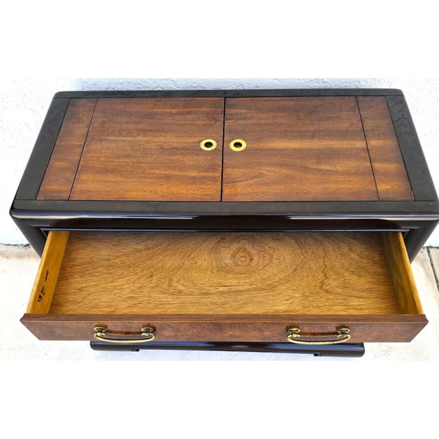 Vintage Bernhardt Chinese Style Rolling Dry Bar Cabinet Buffet Sideboard For Sale - Image 13 of 17