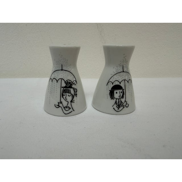 Ceramic Salt and Pepper Shakers by Raymond Peynet for Rosenthal, 1960s, Set of 2 For Sale - Image 7 of 7