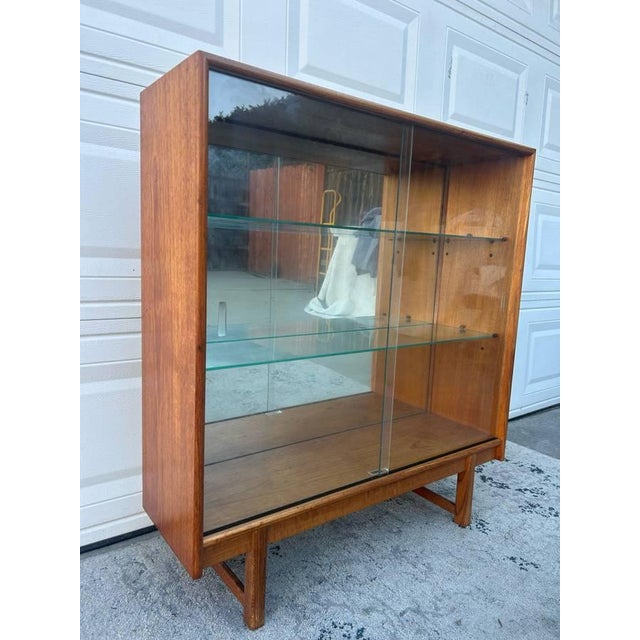 1960s Mid Century Modern Teak Display Cabinet/Bookcase by Turnidge For Sale - Image 16 of 16