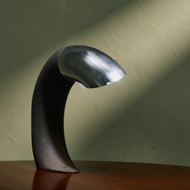 Circular Black Steel and Aluminum Table Lamp from Fratelli Martini, Italy, 1975s For Sale - Image 4 of 10