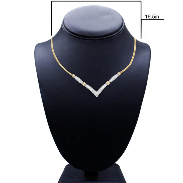 Early 21st Century 14K Yellow and White Gold 2.00 Cttw Round and Princess-Cut Diamond 'V' Shape Statement Necklace (H-I Color, SI2-I1 Clarity) - 18" For Sale - Image 5 of 5