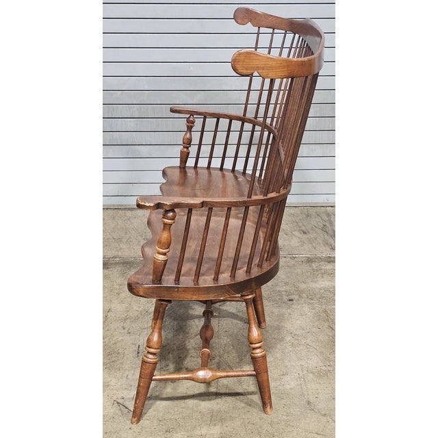 Late 20th Century Windsor Arm Fan Back Bench Bench Made by Fredrick Duckloe in Pennsylvania For Sale In Cleveland - Image 6 of 8