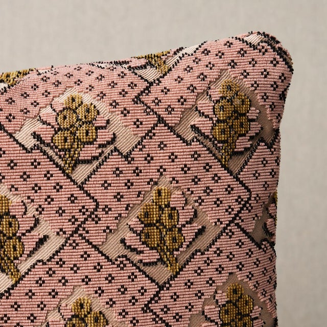 This pillow features Blair Silk Épinglé with a knife edge finish. A truly extraordinary velvet derived from a fragment of...
