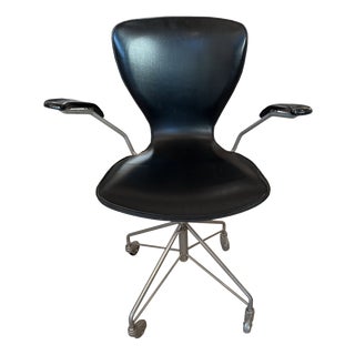 Model 3217 Swivel Desk Chair in Black by Jacobsen for Fritz Hansen, 1950s For Sale