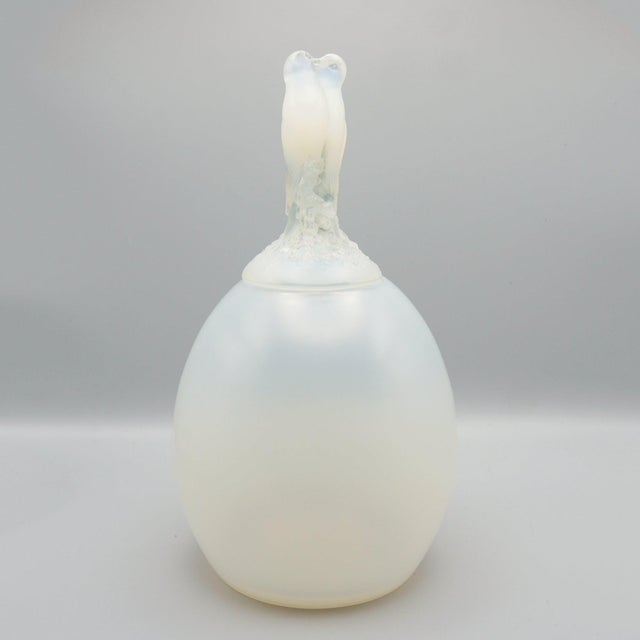Tourterellès Opalescent Glass Vase by René Lalique, 1920s For Sale - Image 6 of 7