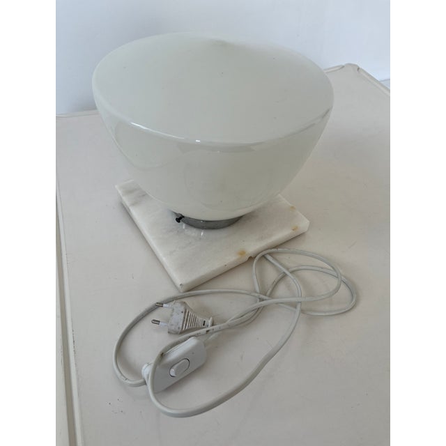 Mid-Century Modern White Table Lamp with Marble Base For Sale - Image 3 of 8