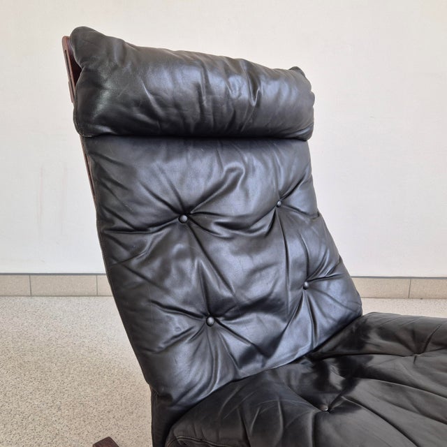 Set of Mid-Century Black Leather Siesta Chair and Ottoman by Ingmar Relling for Westnofa, 1960s For Sale - Image 6 of 11