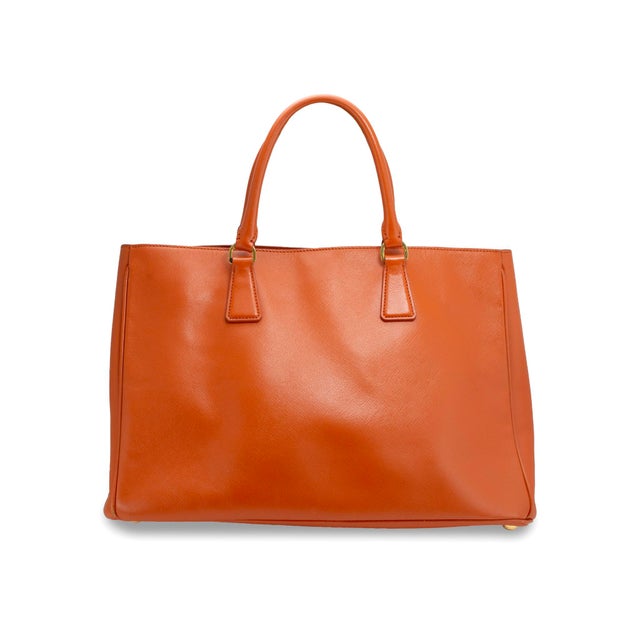 Modern Prada Lux Galleria Saffiano Papaya Leather Large Tote Bag For Sale - Image 3 of 14