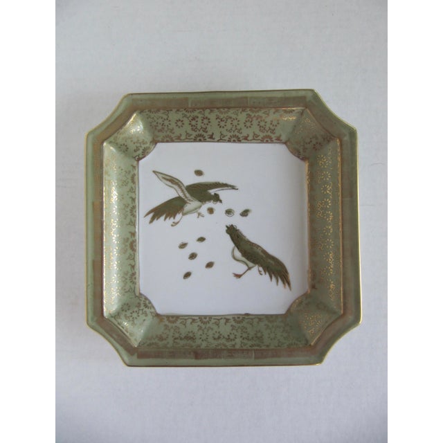 1990s Vintage Chinoiserie Green and Gold Catchall With a Pair Fighting Rooster For Sale - Image 5 of 6