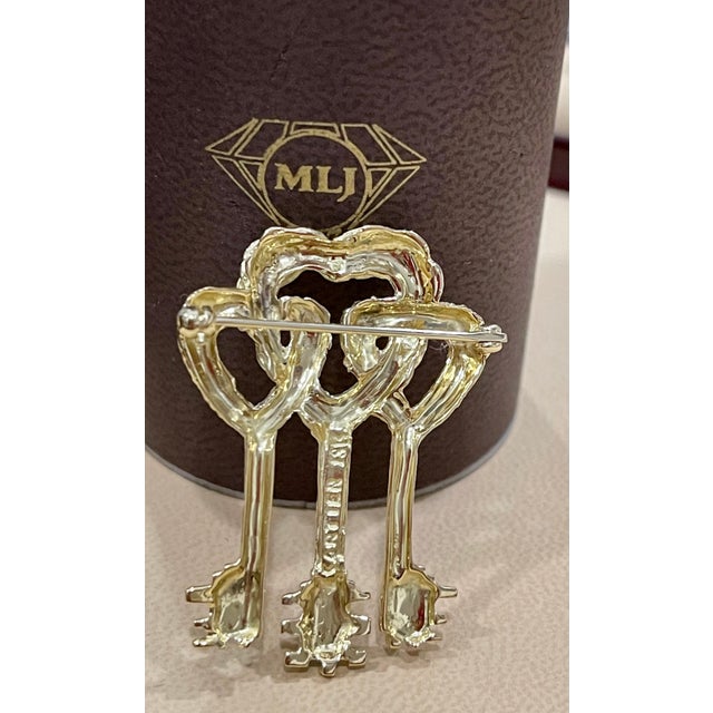 Metal Cartier Key to My Heart 18 Karat Yellow Gold Three Heart Textured Key Pin Brooch For Sale - Image 7 of 18