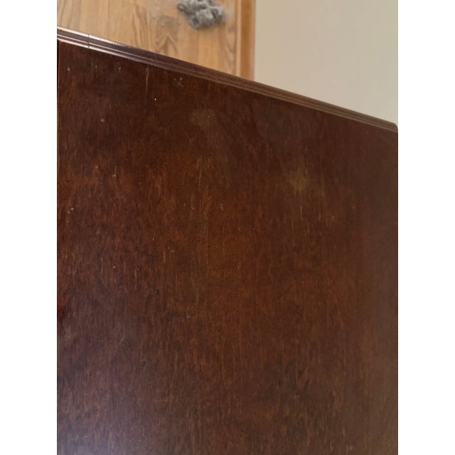 Late 20th Century Traditional Solid Cherry Kincaid Bedroom Set (Dresser With Mirror, 2 Nightstands), Made in Usa For Sale - Image 9 of 13