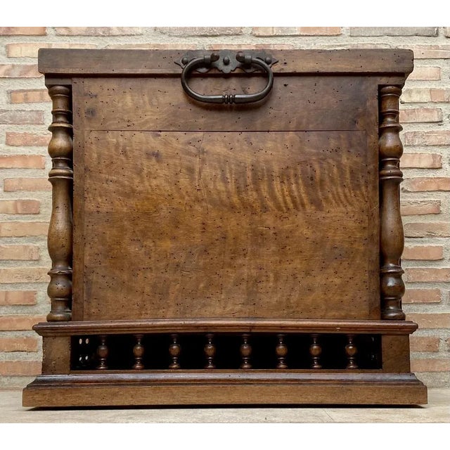 Early 20th Century French Hand-Carved Wooden Trunk For Sale - Image 4 of 13