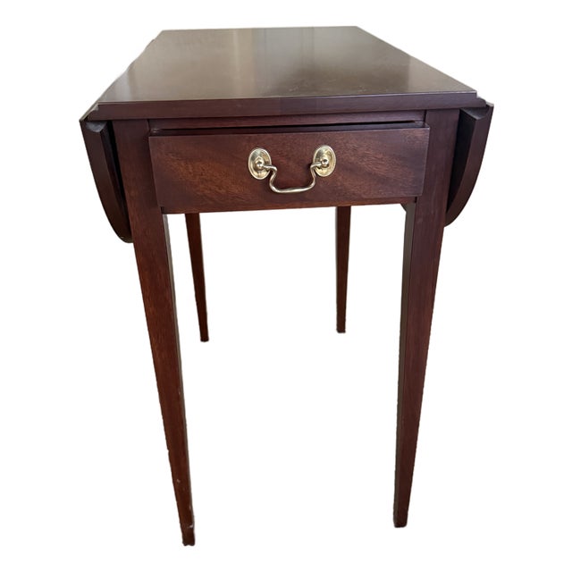 Henkel Harris Georgian Mahogany Pembroke Drop-Leaf Side Table For Sale