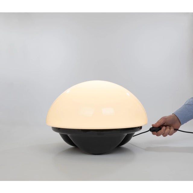 Black Isotta Table Lamp by E. Gentile for Nucleo Sormani, 1970s For Sale - Image 8 of 9