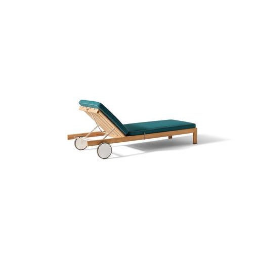 Lie Out Sunbed by Rodolfo Dordoni for Cassina For Sale - Image 3 of 11