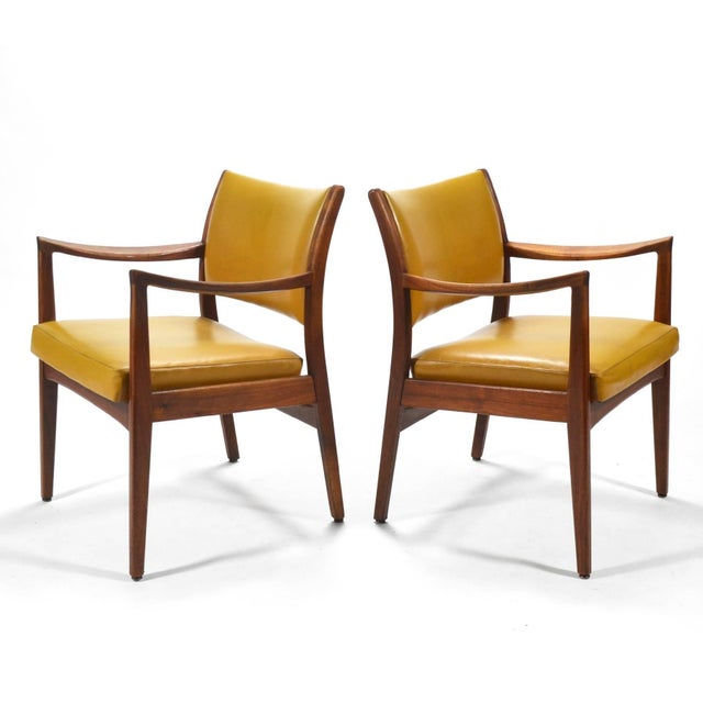 Mid-Century Modern Walnut Armchairs by Johnson Chair Co. (Pair) For Sale - Image 3 of 10