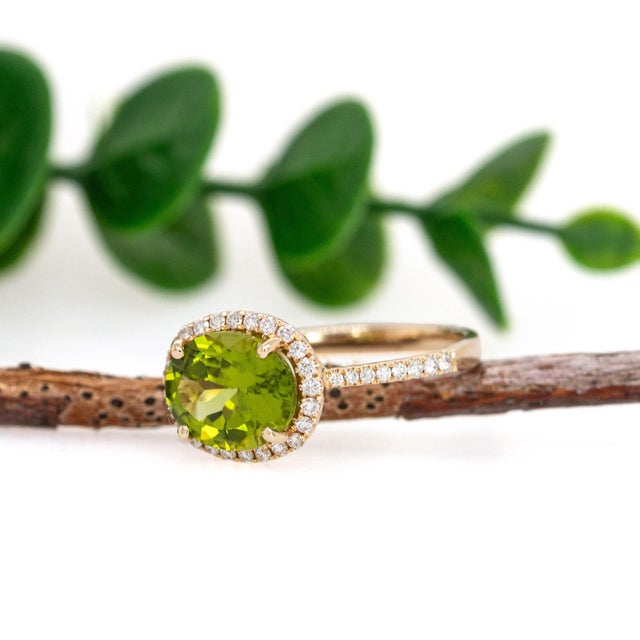 Oval 10x8mm Arizona Green Peridot Ring in 14k Solid Gold W Earth Mined Diamonds, Size 6.75 For Sale - Image 4 of 7