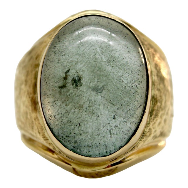 1990s 14k Gold Vintage Prehnite Cabochon Ring, Size 7.25 For Sale