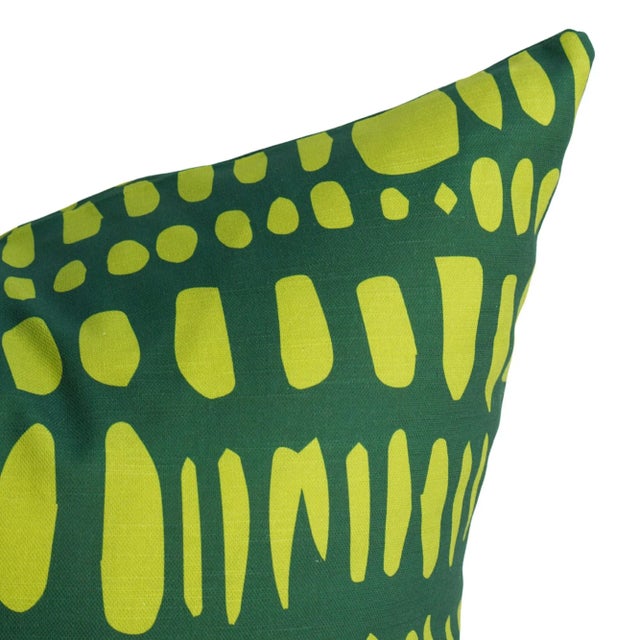 Dive into the world of abstract expression with our spotted pattern, Sari. The sense of movement and energy captivates the...