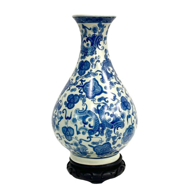 Chinoiserie Blue White Porcelain Vase on Wooden Base For Sale In Birmingham - Image 6 of 6