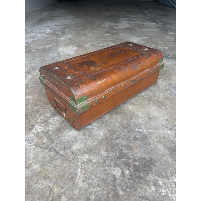 Antique British Colonial Faux Bois Steel Cabin Trunk, England 1900s For Sale In Miami - Image 6 of 7