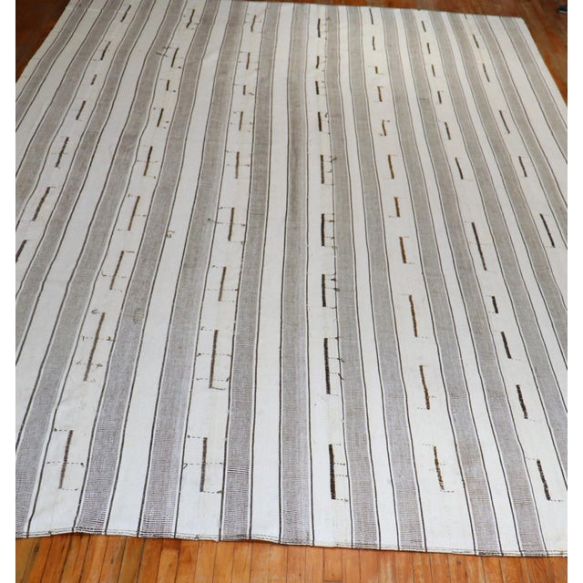 Vintage Zabihi Collection Oversize White Gray Turkish Kilim - 11'4" x 17' For Sale In New York - Image 6 of 12
