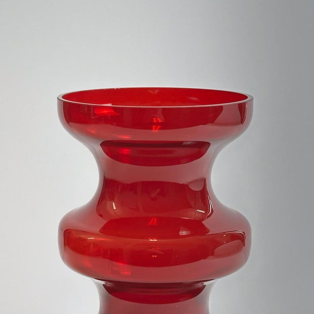 Vintage Swedish Red Glass Vase by Per-Olof Ström for Alsterfors, 1960s For Sale - Image 6 of 10